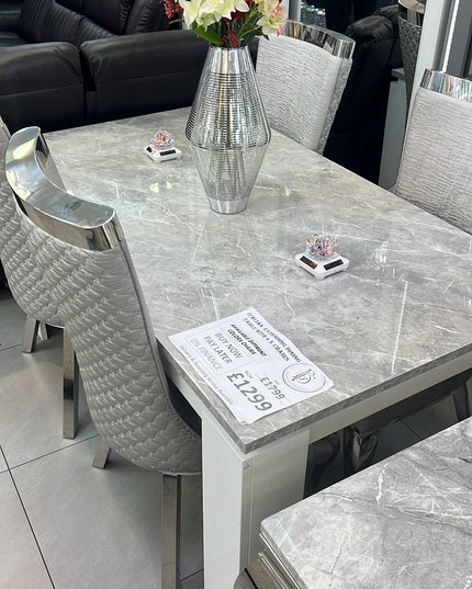 Vivaldi dinning table