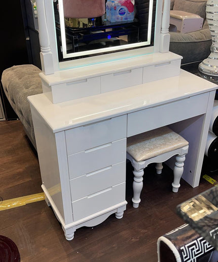 Cyndi Dressing Table with stool and LED Mirror